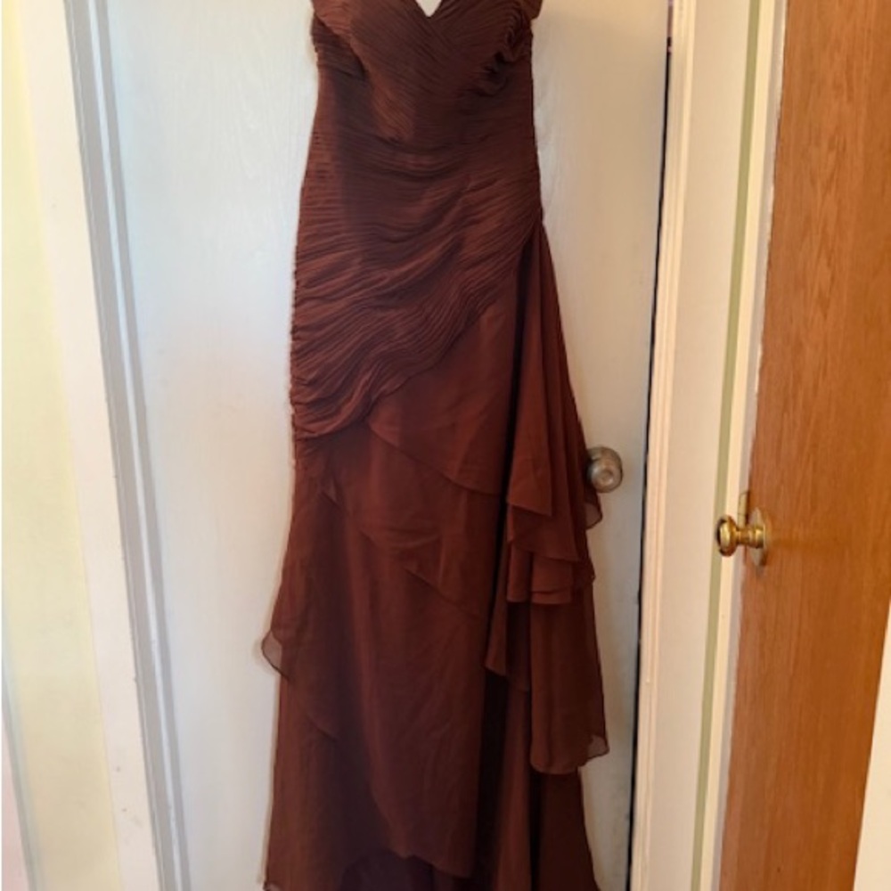 Elegant Brown Evening Gown - Picture 3 of 9